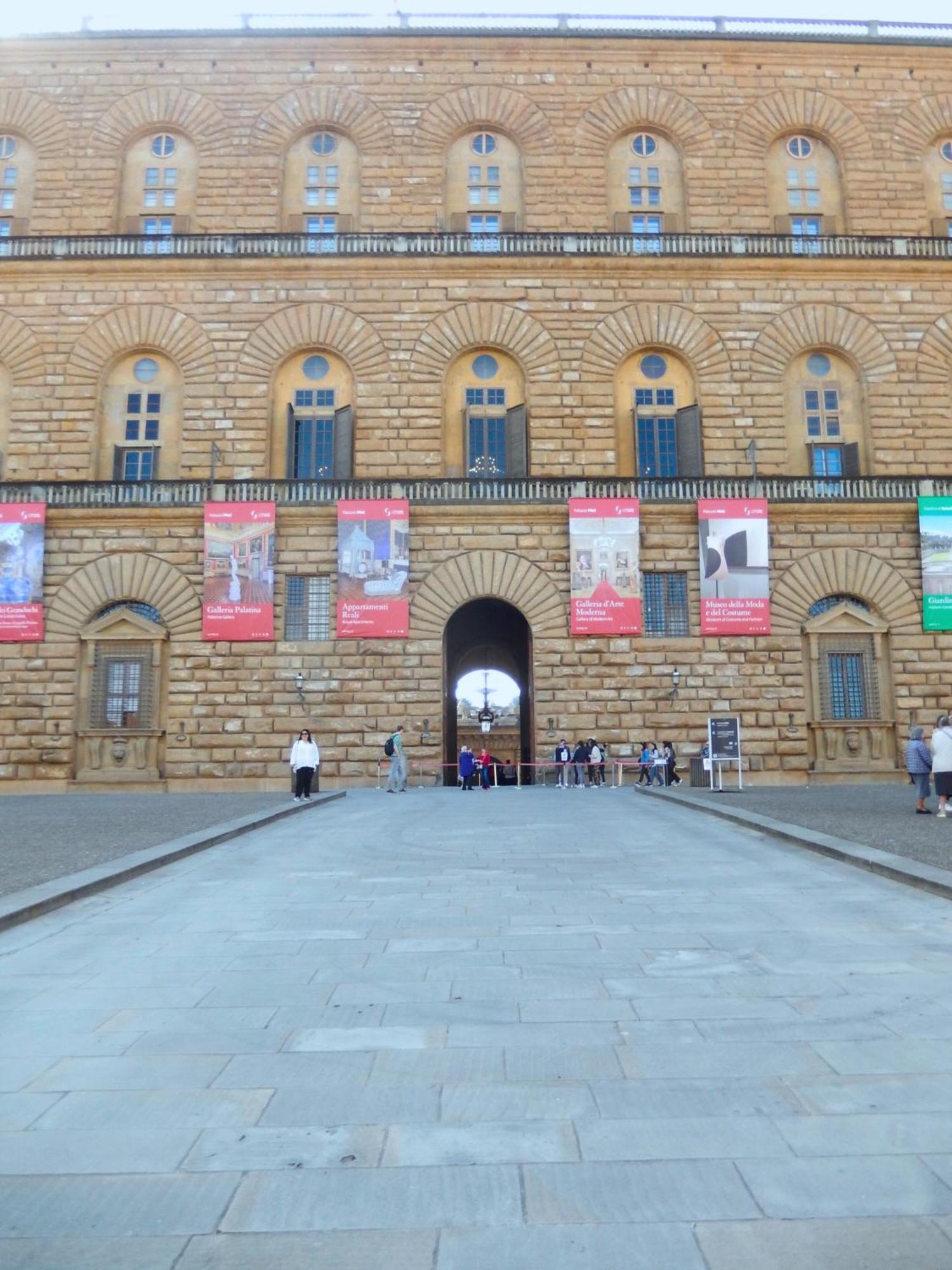 Panoramic View 2 Pitti Palace Close 2Ponte Vecchio Florence Exterior photo